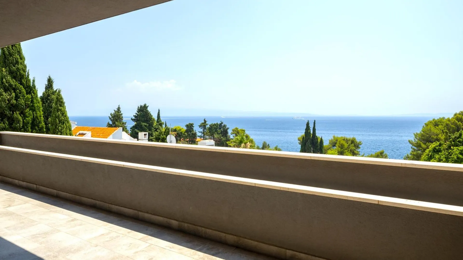 Stunning Kasuni Beach Apartments In Split
