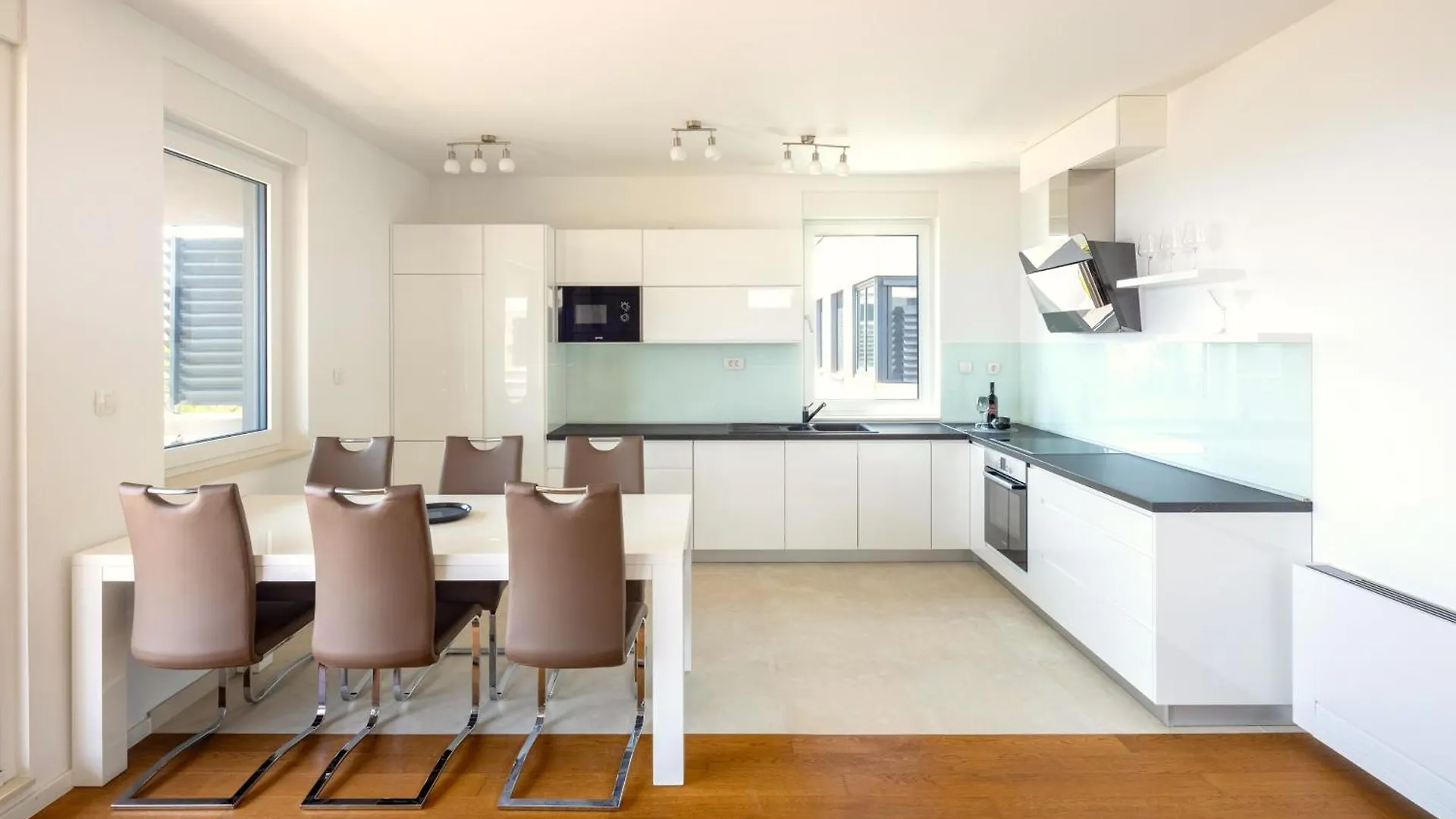 Stunning Kasuni Beach Apartments In Split