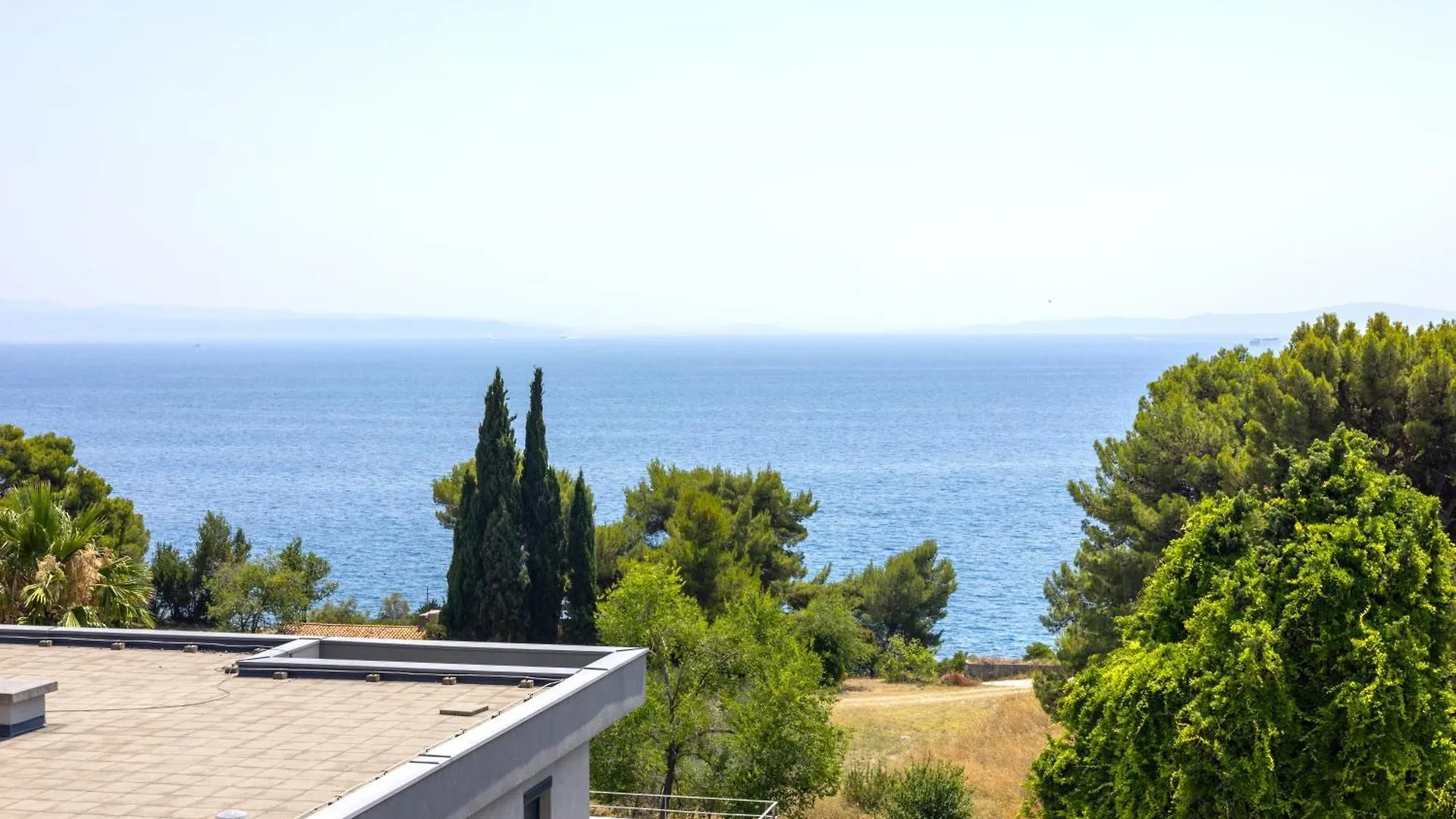 Stunning Kasuni Beach Apartments In Split