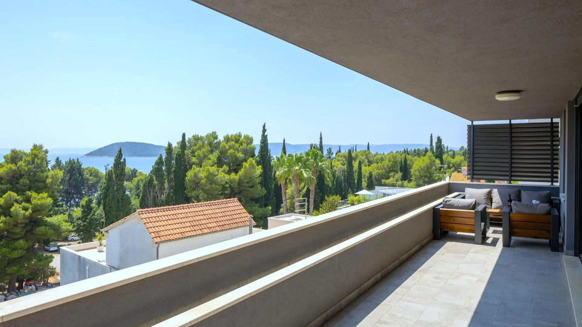 Stunning Kasuni Beach Apartments In Split