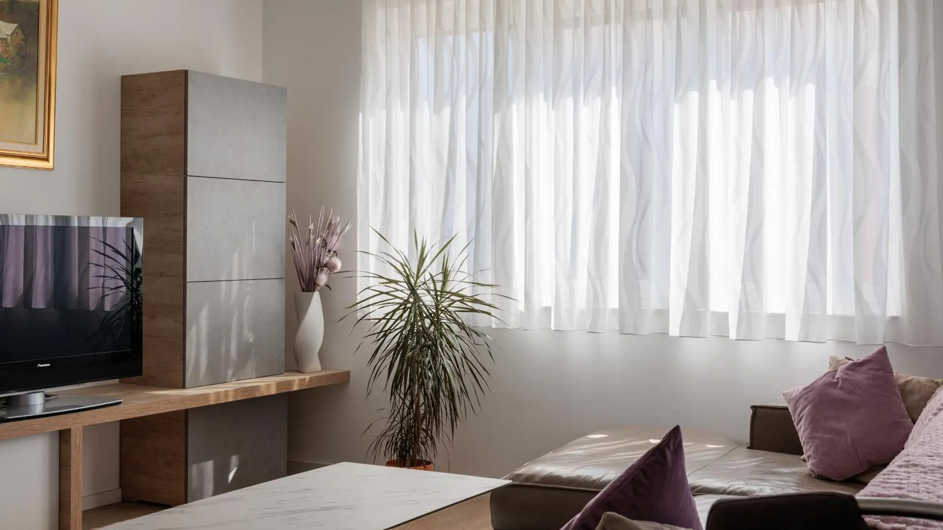 Stunning Kasuni Beach Apartments In Split Kroatien