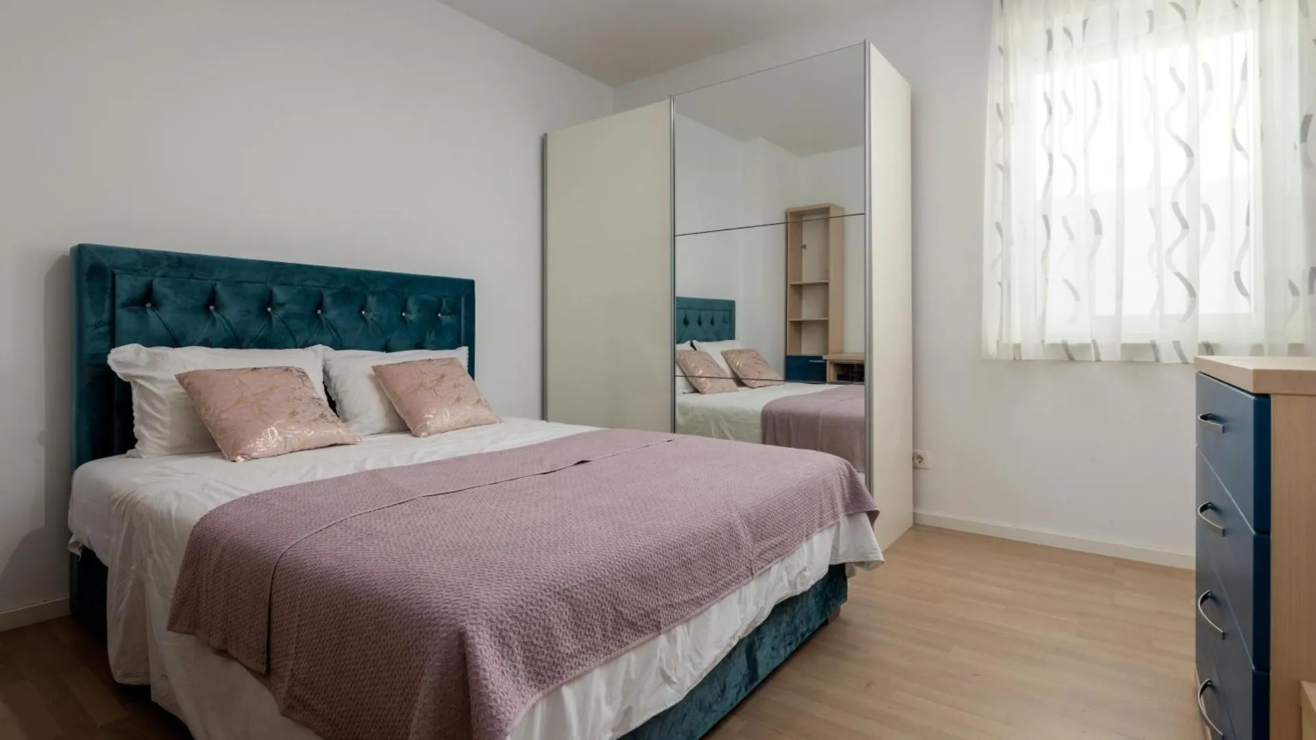 Stunning Kasuni Beach Apartments In Split