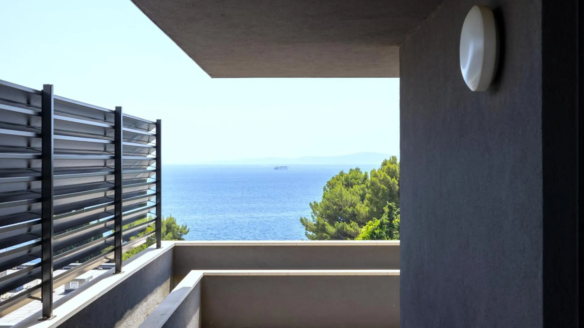 Stunning Kasuni Beach Apartments In Split