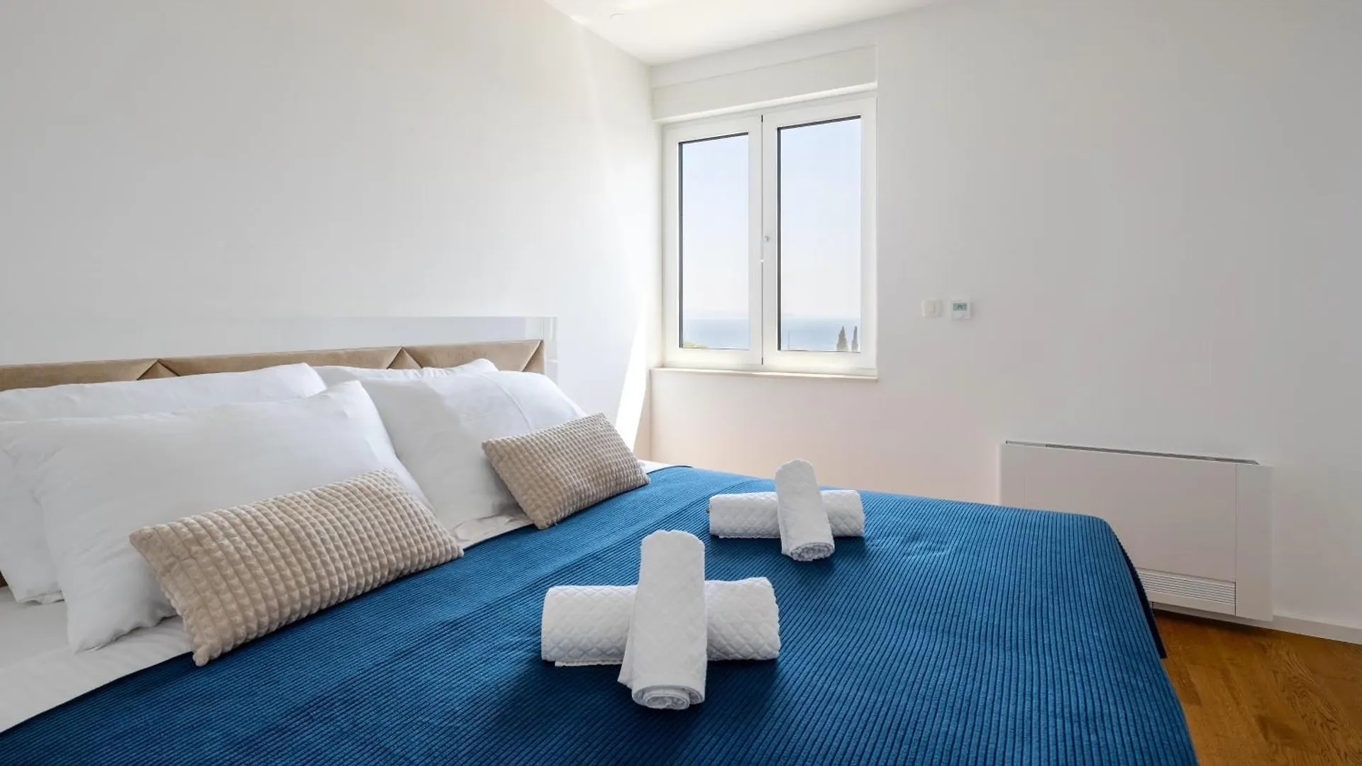 Stunning Kasuni Beach Apartments In Split