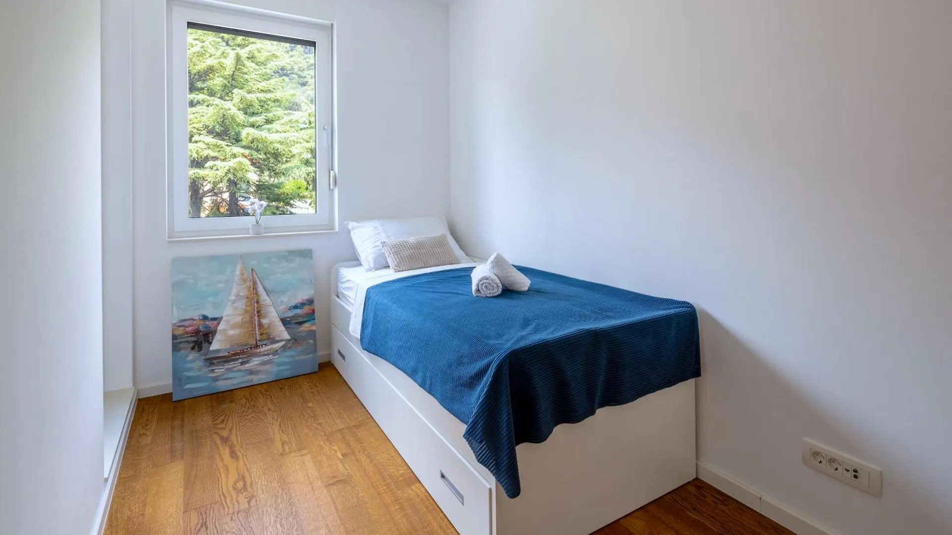 Stunning Kasuni Beach Apartments In Split