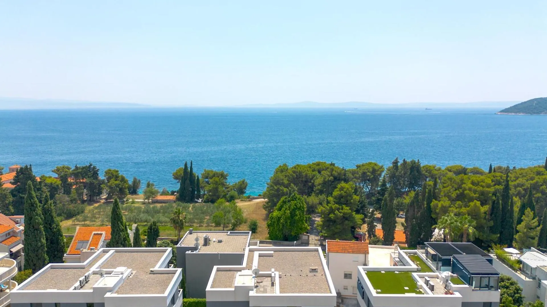 Stunning Kasuni Beach Apartments In Split
