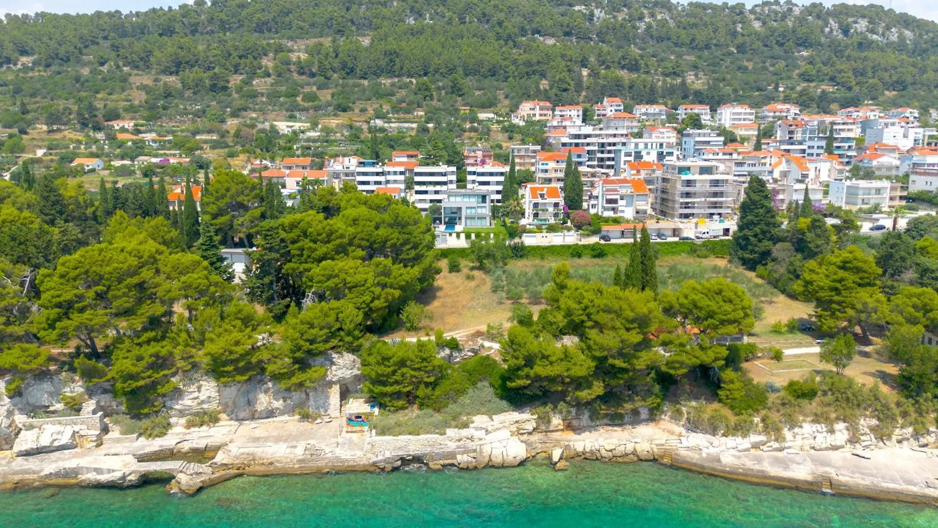 Stunning Kasuni Beach Apartments In Split