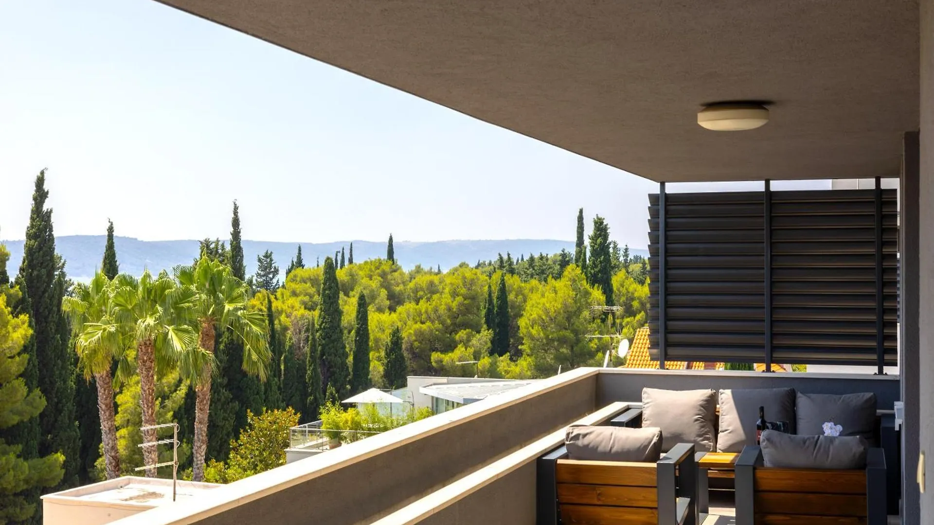 Stunning Kasuni Beach Apartments In Split