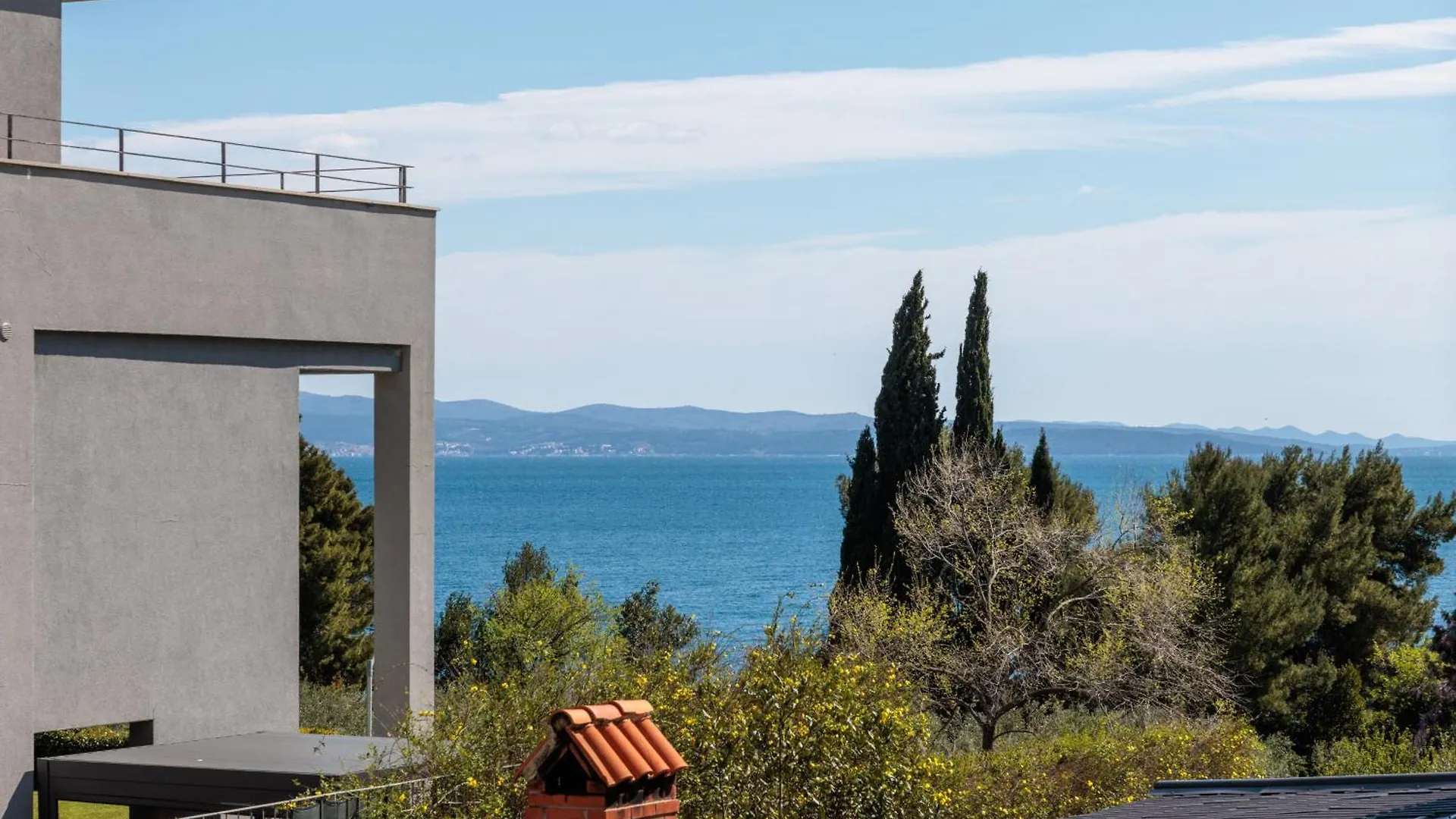Stunning Kasuni Beach Apartments In Split
