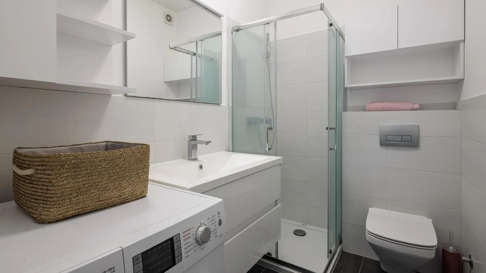Stunning Kasuni Beach Apartments In Split Chorvatsko