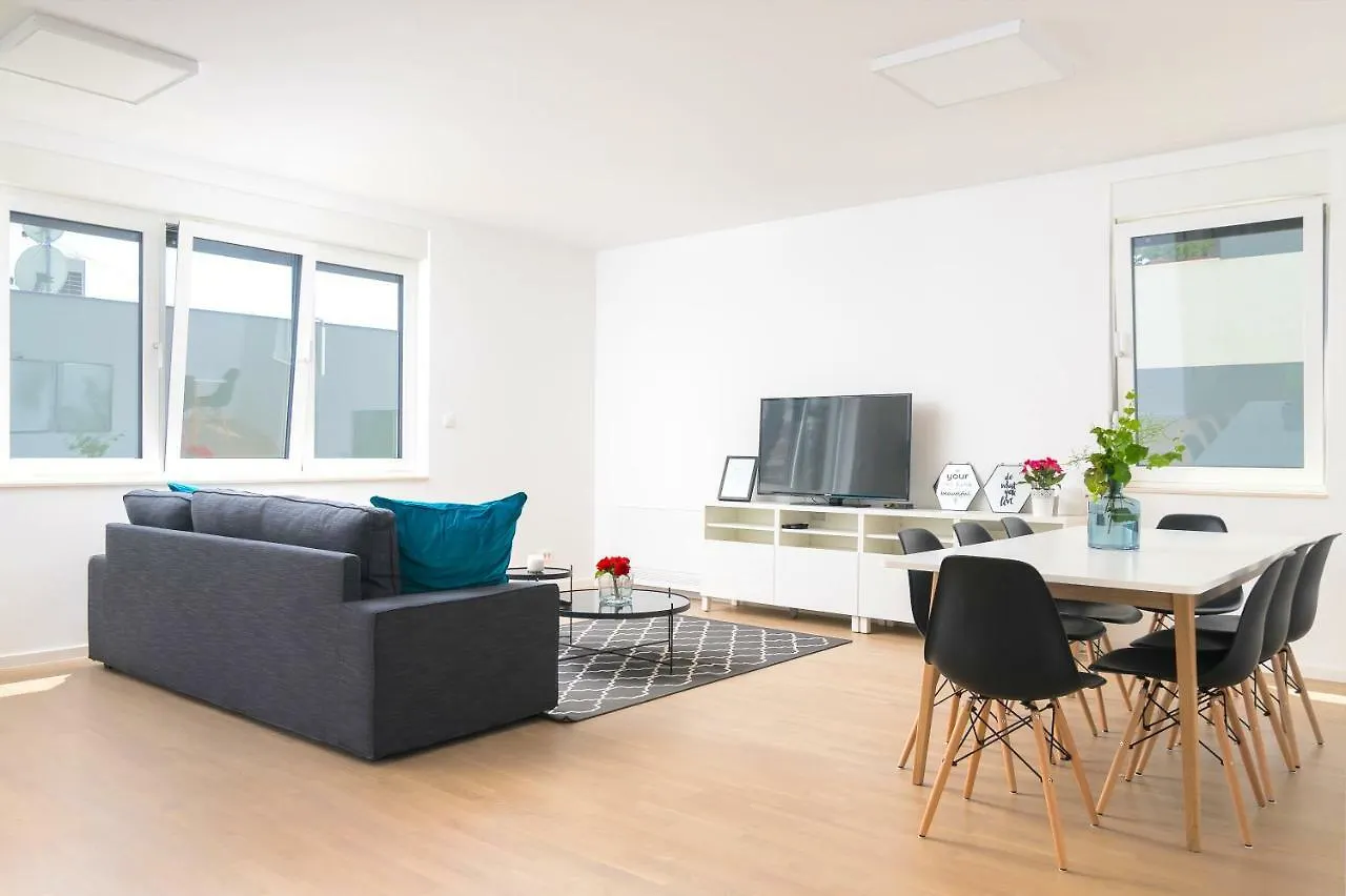 Stunning Kasuni Beach Apartments In Split 0*,