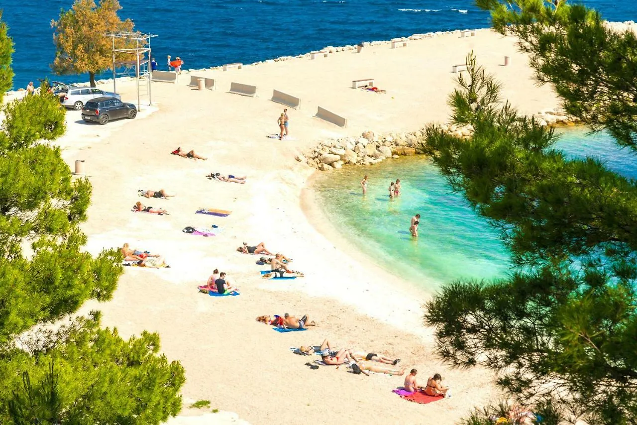 Stunning Kasuni Beach Apartments In Split