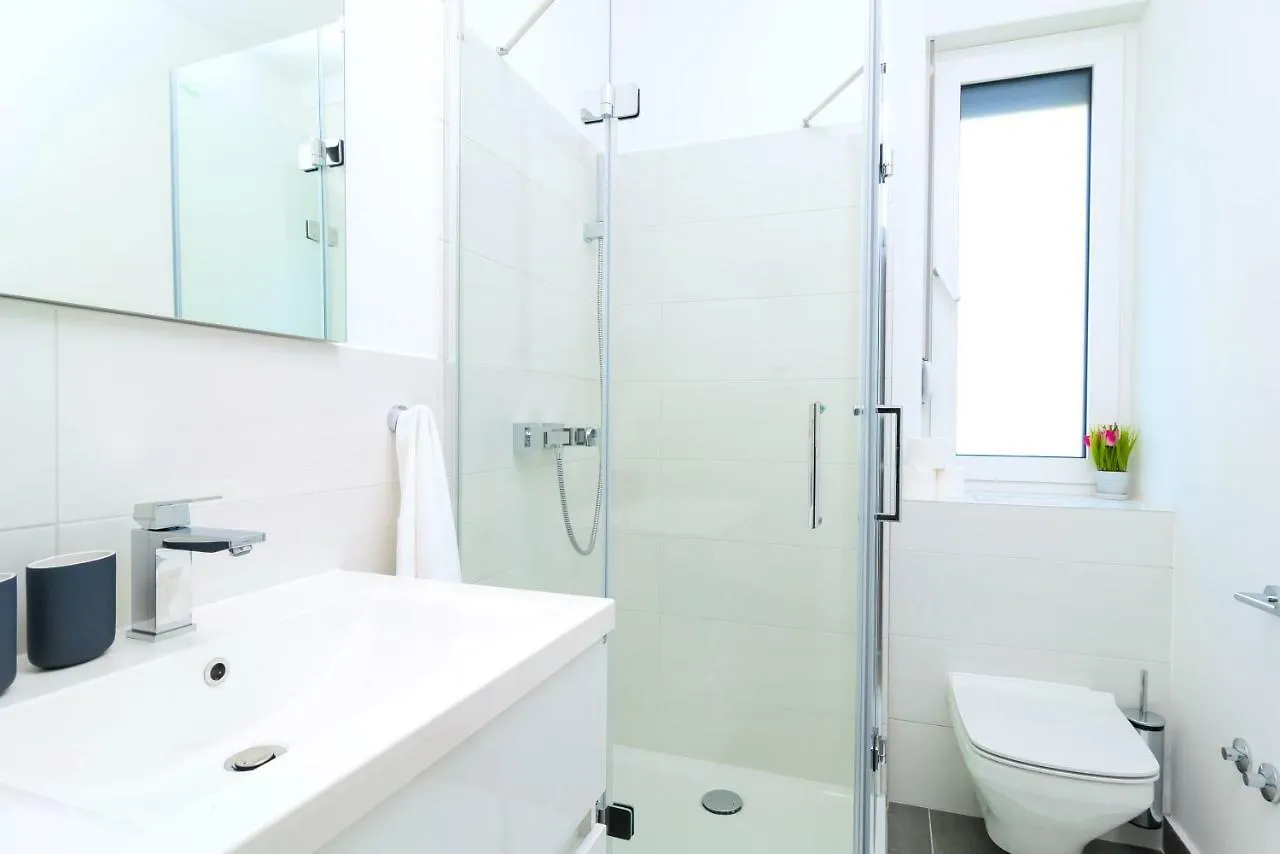 Stunning Kasuni Beach Apartments In Split
