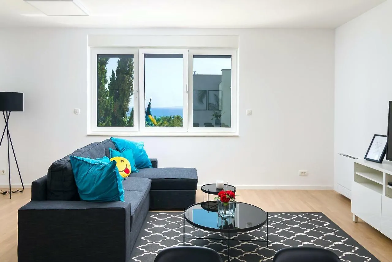 Stunning Kasuni Beach Apartments In Split